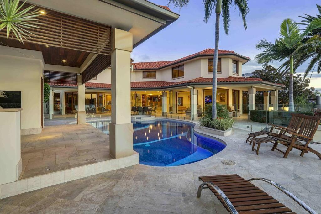 Main River Grandeur Mansion, 5Bed, Pool & Sauna Gold Coast Exterior foto