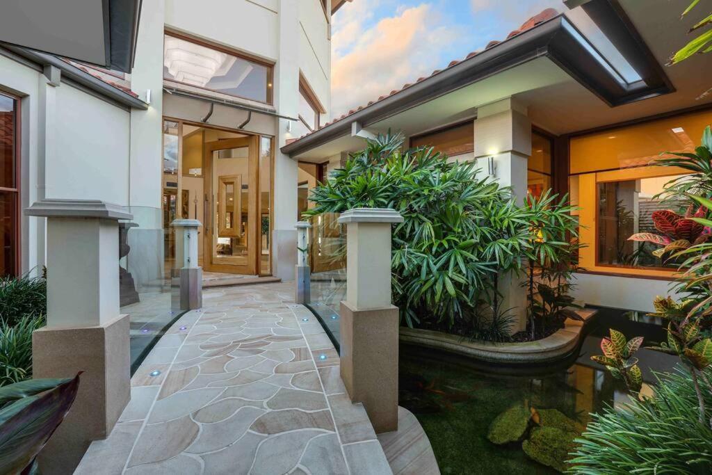 Main River Grandeur Mansion, 5Bed, Pool & Sauna Gold Coast Exterior foto